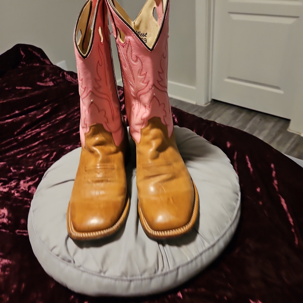 Old West Boots, womens size 7 , Tan and Pink